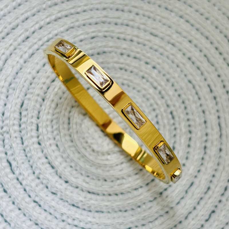 Sieradenset voor dames, modieus, gegalvaniseerd titaniumstaal, groene zirkonia, groot merk, diamant, schaakbordontwerp, armband, stapelarmband_voghion.com