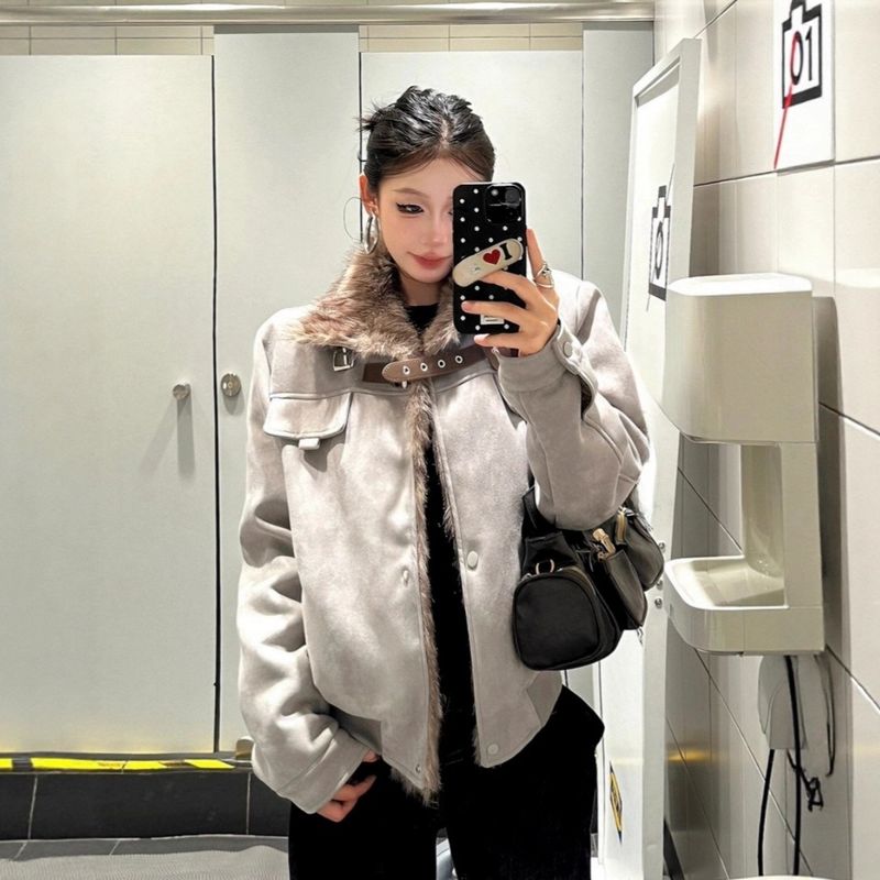 Kurtka typu bomber w stylu retro wykończona owczą skórą – unisexowy zimowy płaszcz z podszewką z polaru, stójką i zapięciem na guziki, krótka puchowa kurtka inspirowana stylem vintage_voghion.com