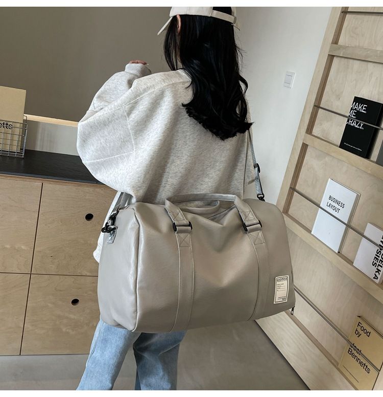 Borse da uomo Borsa da viaggio in pelle per uomo con separazione tra asciutto e bagnato, borsa da viaggio d'affari di grande capacità, borsa a tracolla in morbida pelle testurizzata, retrò_voghion.com