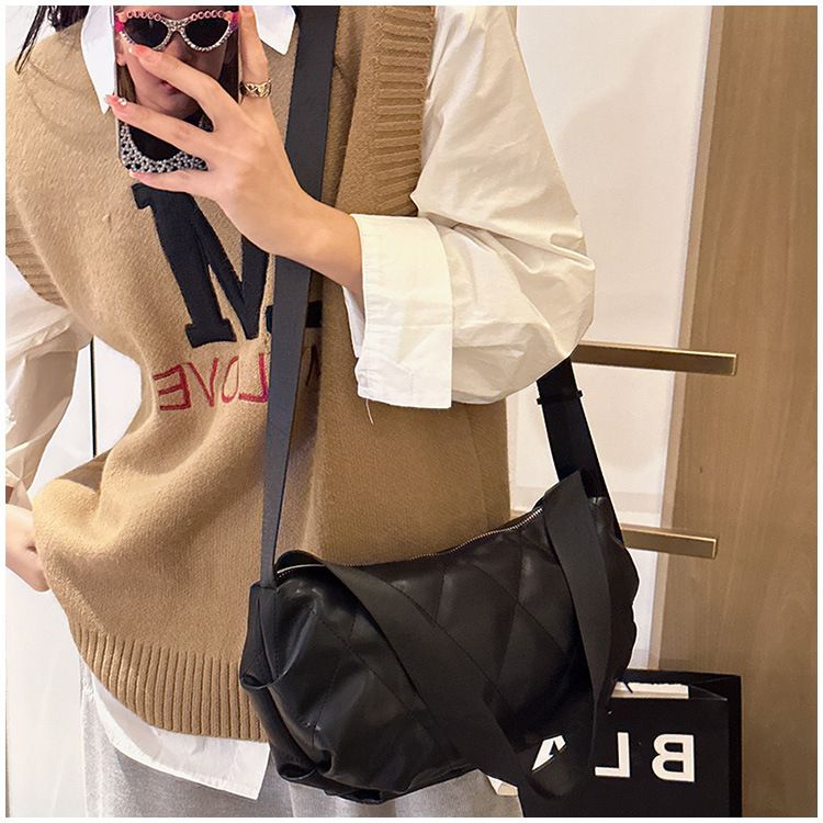 Supporto toracico Instagram con capacità in nylon extra large per donna 2023 Nuova borsa a tracolla monospalla casual versatile_voghion.com