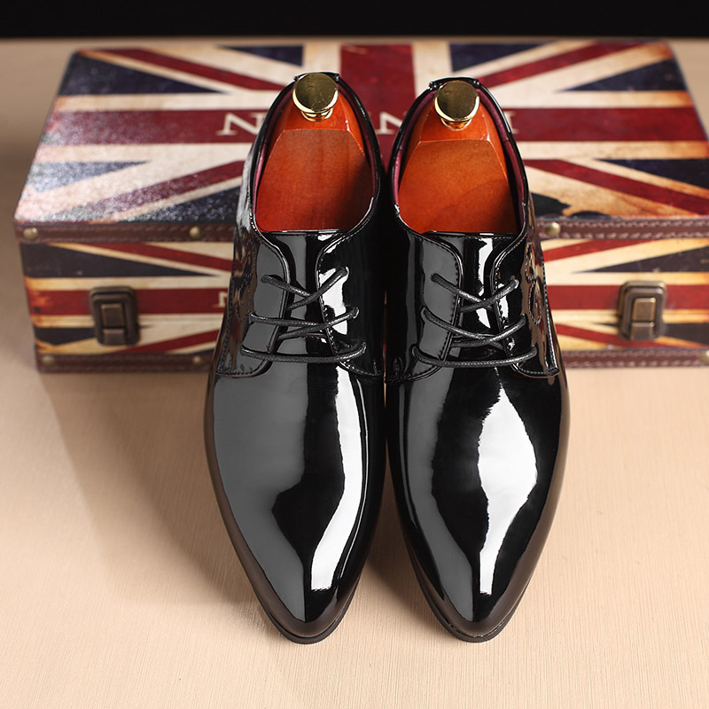 Herrenschuhe aus glänzendem Leder, koreanische Version mit spitzen Schnürschuhen_voghion.com