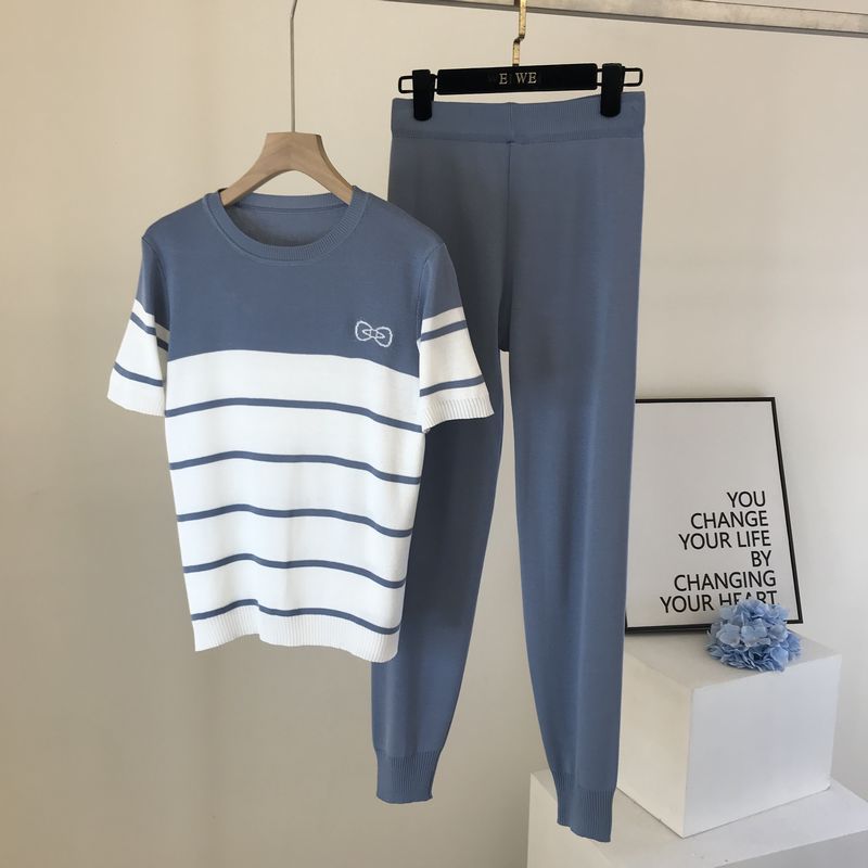 Set van gebreid damestopje met ronde hals, korte mouwen, zoete strik en contrasterende kleur + elastische skinny broek_voghion.com
