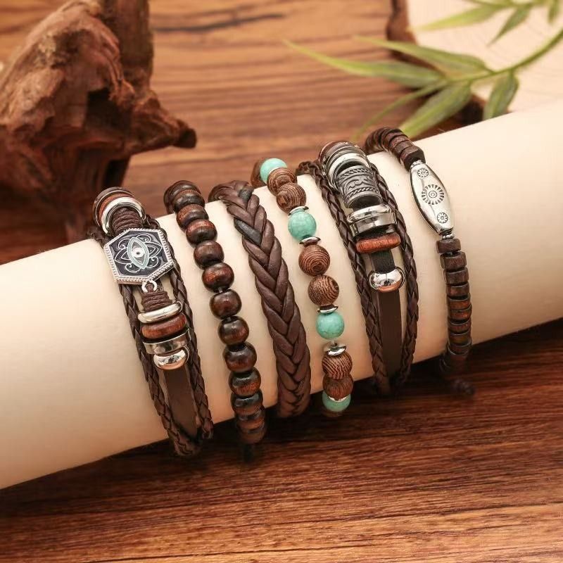 Mehrschichtiges, handgewebtes Armband mit Retro-Blumen und Pfauenfedern in Herzform aus Holzperlen_voghion.com