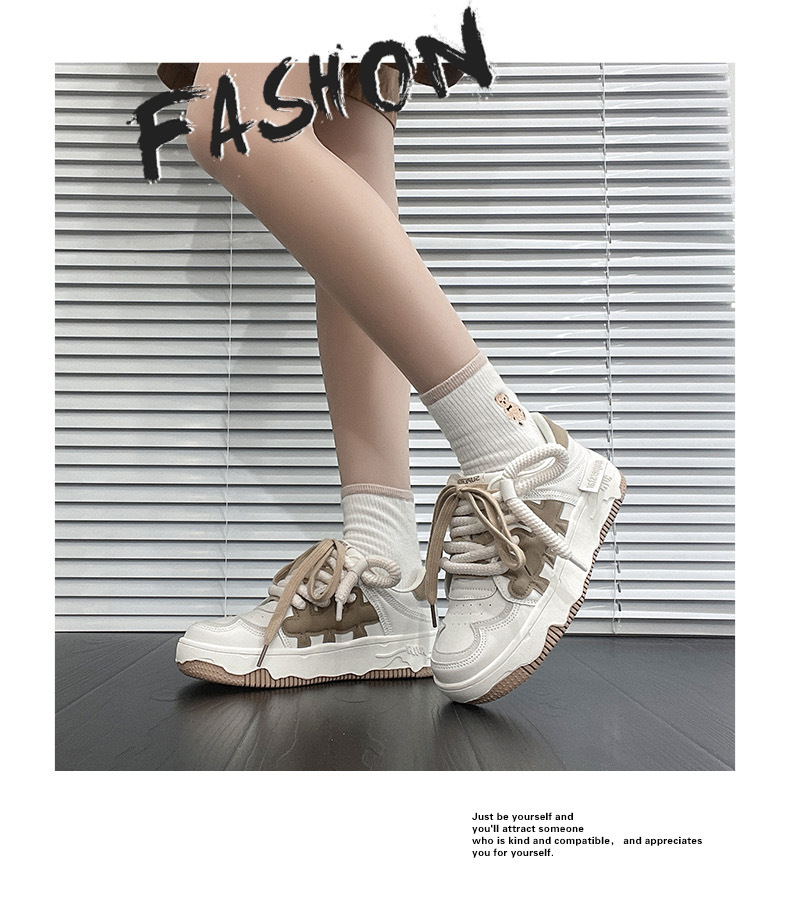 2023 nyári Harajuku Design Sense diákoknak alkalmi cipő női niche minden mérkőzéshez kis fehér tábla cipő vastag talpú alkalmi divatos cipő_voghion.com