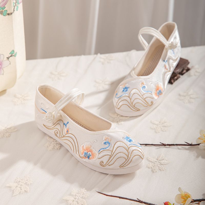 Damenschuhe Neue Hanfu-Schuhe für den Herbst Damenschuhe im antiken Stil mit Stickereien und flacher Sohle Antike Kostümschuhe mit Stickereien im Han-Element-Stil_voghion.com