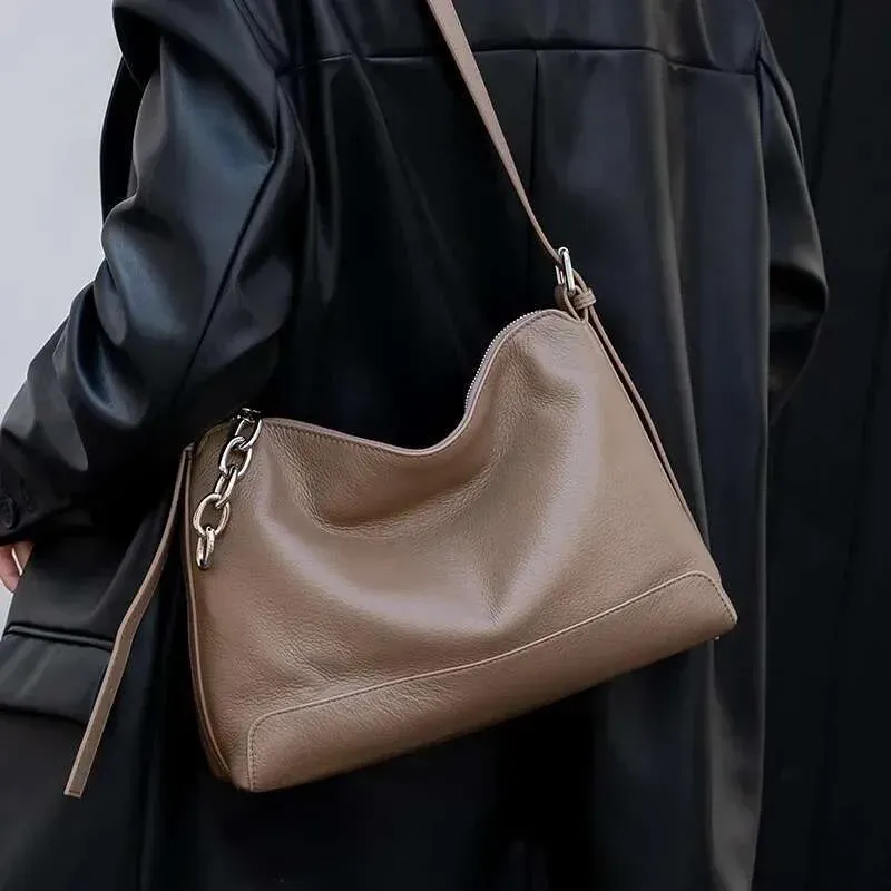 2025 Damen Kuh Echtleder Crossbody Weibliche Rindsleder Designer Schultertaschen Damen Casual Soft Tote Handtasche für die Dame_voghion.com