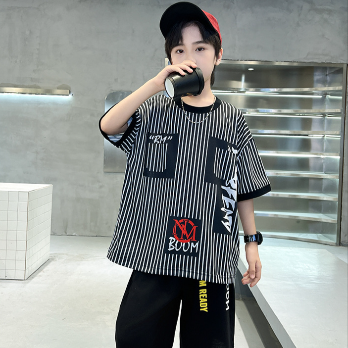 Kinderkleidung Neue Sommer Kinder Street-Strahlen Kurzarm Shorts Anzug Jungen Striped Print Modische Casual Rundhals Anzug_voghion.com