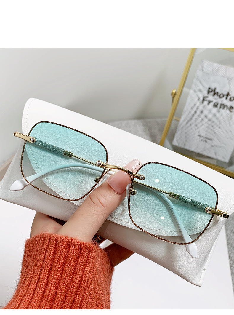 Damen-Sonnenbrille, quadratischer Rahmen mit Zubehör, Glitzer, INS-Stil, Mode, High-End-Sinn, Sonnenbrille im gleichen Stil für Männer und Frauen_voghion.com