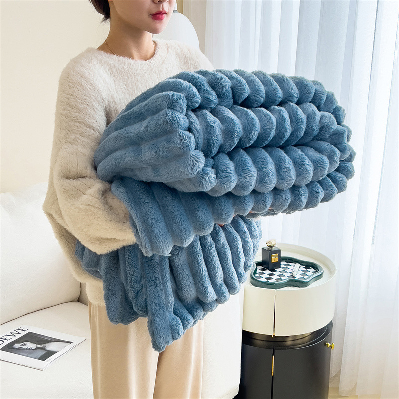 Effen konijnenpluche deken op bed, herfst en winter, verdikte dubbellaagse dutjesdeken, vrijetijdsairconditioningdeken_voghion.com
