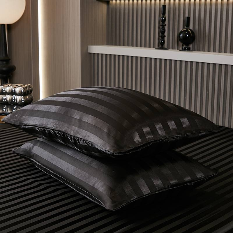 Satin-Kissenbezug mit Streifen – Kunstseide, knitterfrei und atmungsaktiv (51 x 75 cm / 51 x 102 cm, College-Stil, 5 Farben)_voghion.com