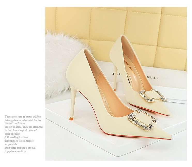 3265-K6 Fashion Banquet High Heels With Thin Heels, Shallow Mouth, Pointed Satin Metal Rhinestone Button Single Shoes_voghion.com