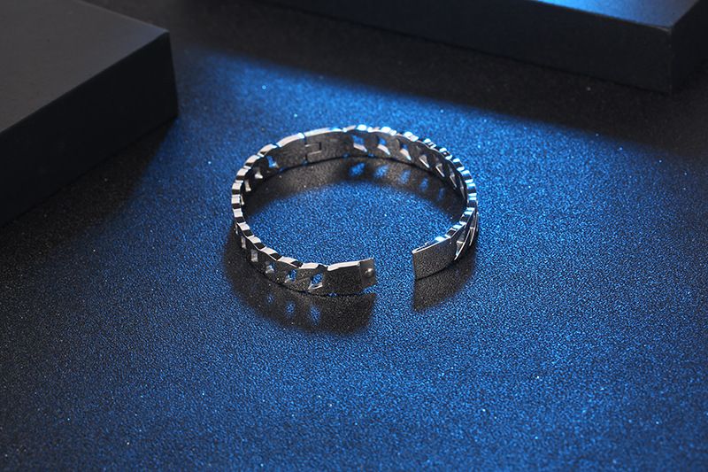 Damenschmuck – Stilvolles Titanstahl-Kettenarmband mit hohlem Design, minimalistisch und stapelbar für den Alltag, einfaches, vielseitiges Nischendesign_voghion.com