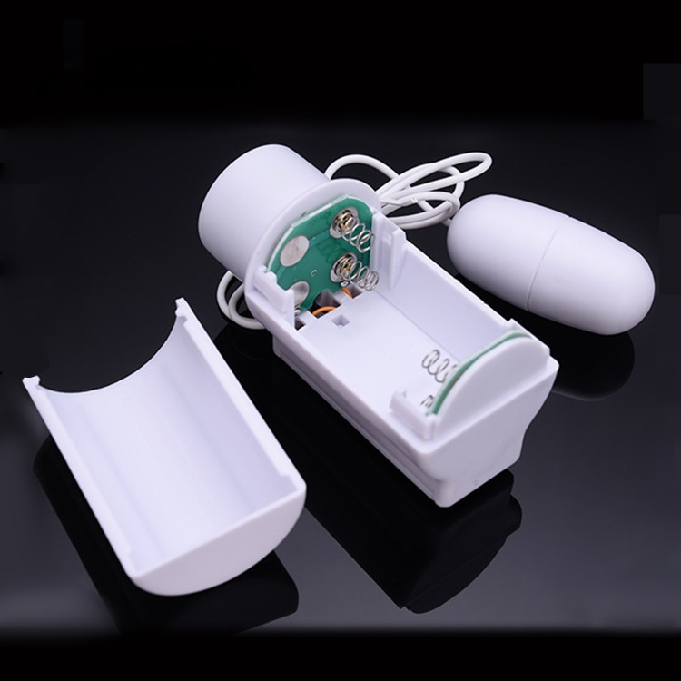 Pronuncia femminile che salta l'uovo che fa il suono che salta l'agitatore della bomba Solido nome della bambola gonfiabile Dispositivo Accessori per tazze per aerei Forniture divertenti_voghion.com