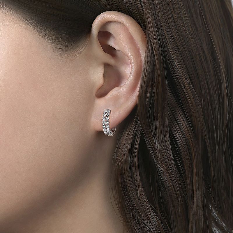 Cao Shi Eenvoudige Klassieke Hoepel Voor Vrouwen Ingelegd Met Zirkonia Exquise Temperament Sieraden Dagelijkse Bijpassende Oorbellen_voghion.com