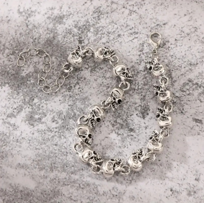 Men's Punk Skull Bracelet - Vintage Alloy Bangle With Edgy Skull Head Design, Bold Statement Gothic Jewelry, Trendy Rocker Style Accessory For Men_voghion.com
