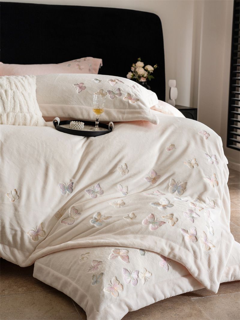 Set di quattro pezzi Winter Milk, copripiumino, lenzuola, biancheria da letto in flanella di corallo e velluto double-face_voghion.com