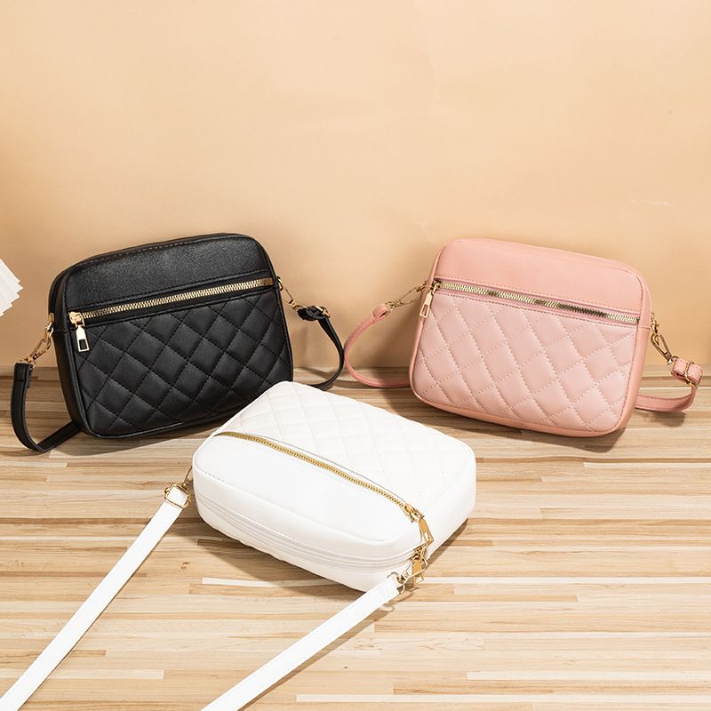 Bolsa feminina pequena quadrada, nova moda casual, transversal, versátil, para viagem, com câmera, acolchoada, outono e inverno 2024_voghion.com