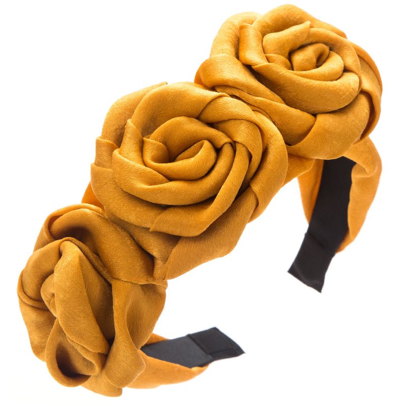 Nuove fasce per capelli in tessuto di rose fatte a mano con fiori finti da donna, che emanano un'atmosfera sofisticata ed elegante per_voghion.com