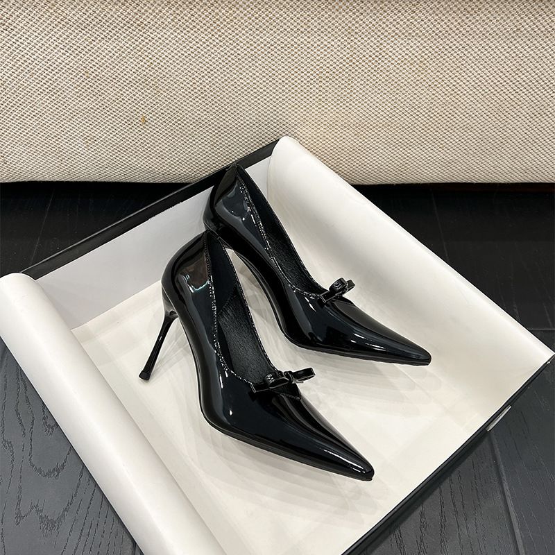 Nackte High Heels für Damen im Winter 2025, neuer Stil mit kleinem Absatz, spitzer Zehenpartie, flacher Öffnung, modischer Schleife,_voghion.com