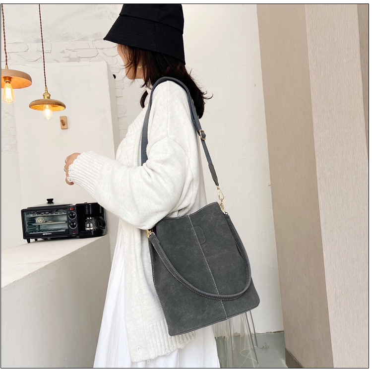 Borsa da donna a forma di secchio minimalista europea e americana Borsa a tracolla portatile Borsa grande retrò in tessuto smerigliato_voghion.com