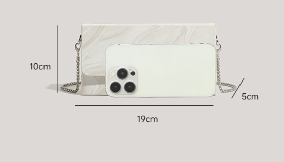 2024 Lente en zomer Nieuwe slangenbotketting Kleine vierkante tas Dames Crossbody High-end niche-ontwerp Eenvoudige doos Schoudertas_voghion.com