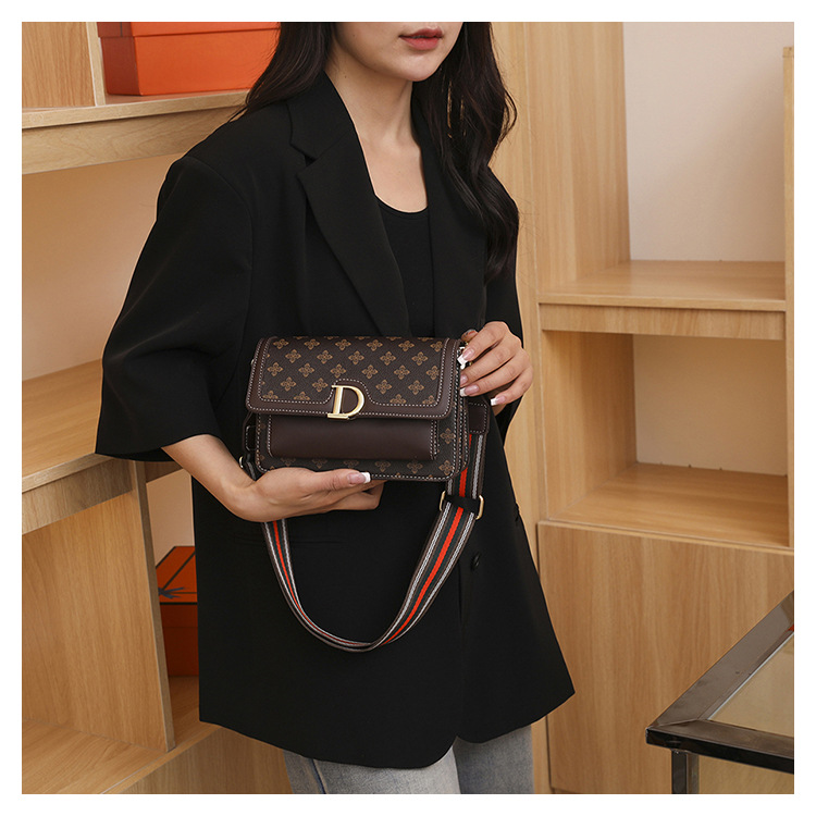 High-end women's small bag 2023 new trendy fashion all-match ins shoulder Messenger bag autumn net red small square bag_voghion.com