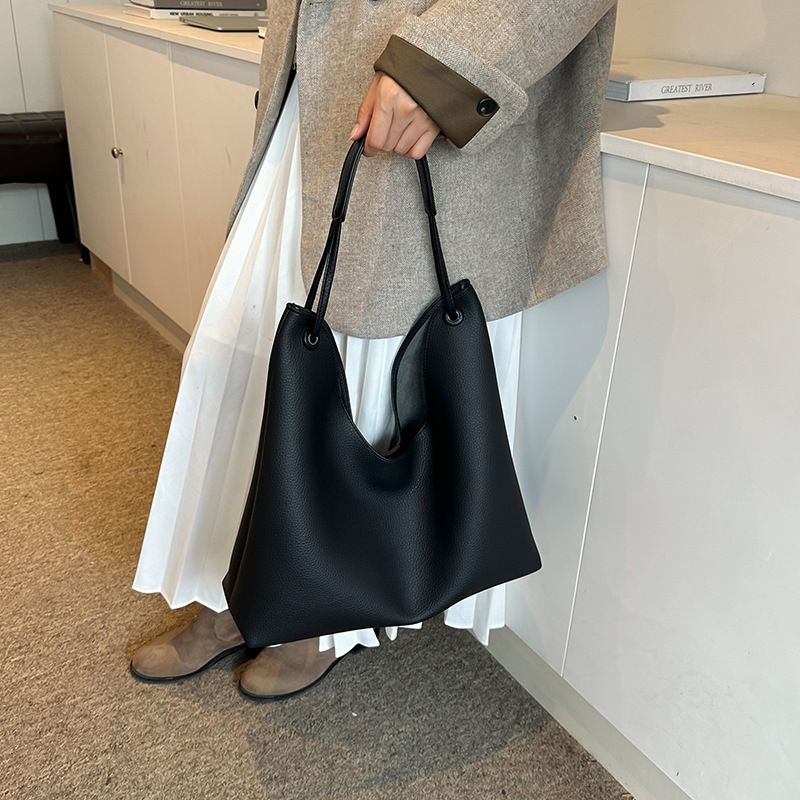 Korean casual tote texture women's 2024 new simple underarm soft shoulder bag_voghion.com