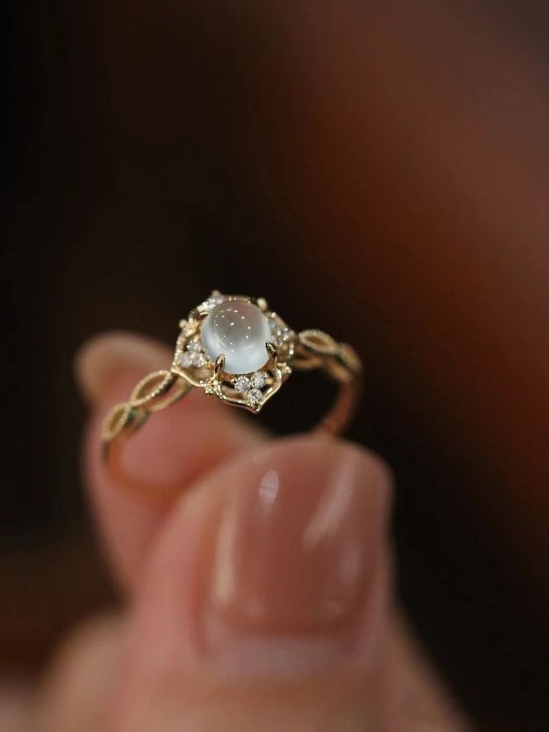 Bague en pierre de lune romantique haut de gamme à la mode, bague d'index polyvalente tissée douce et personnalisée_voghion.com