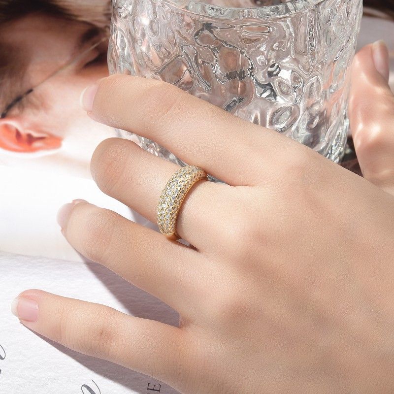 Elegante anello Half Eternity con moissanite da donna, in argento sterling S925 placcato oro 18 carati, fascia impilabile minimalista di ispirazione vintage_voghion.com