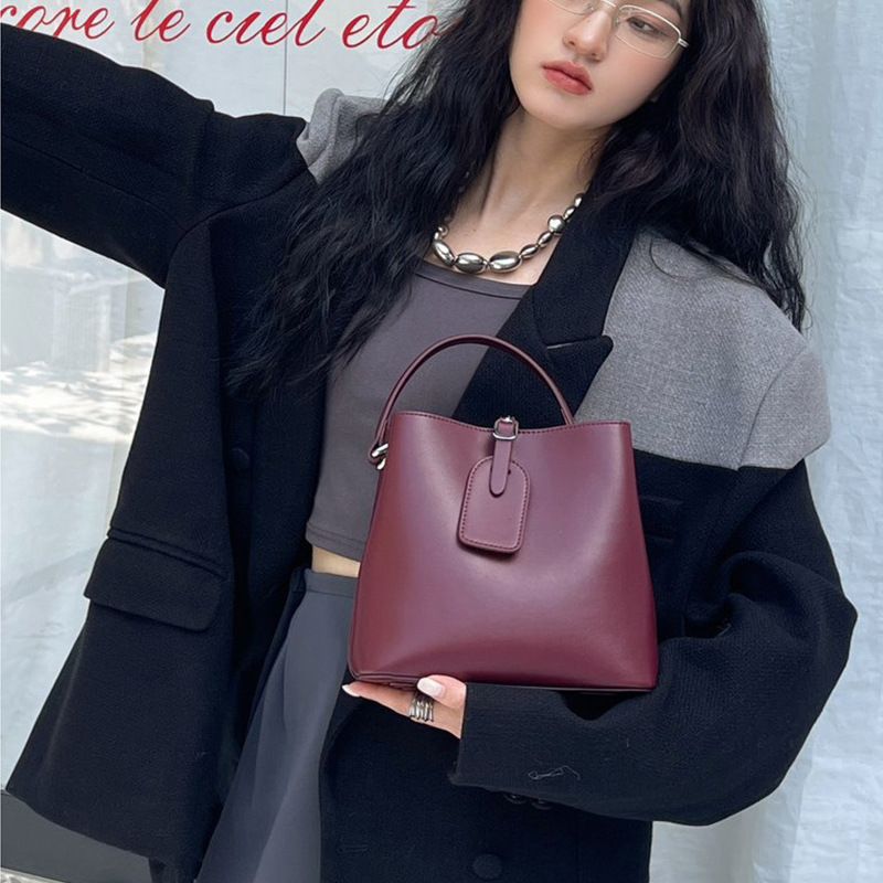 2025 Nuova borsa a tracolla da donna in vera pelle di alta qualità, leggera, alla moda, semplice, elegante e versatile_voghion.com