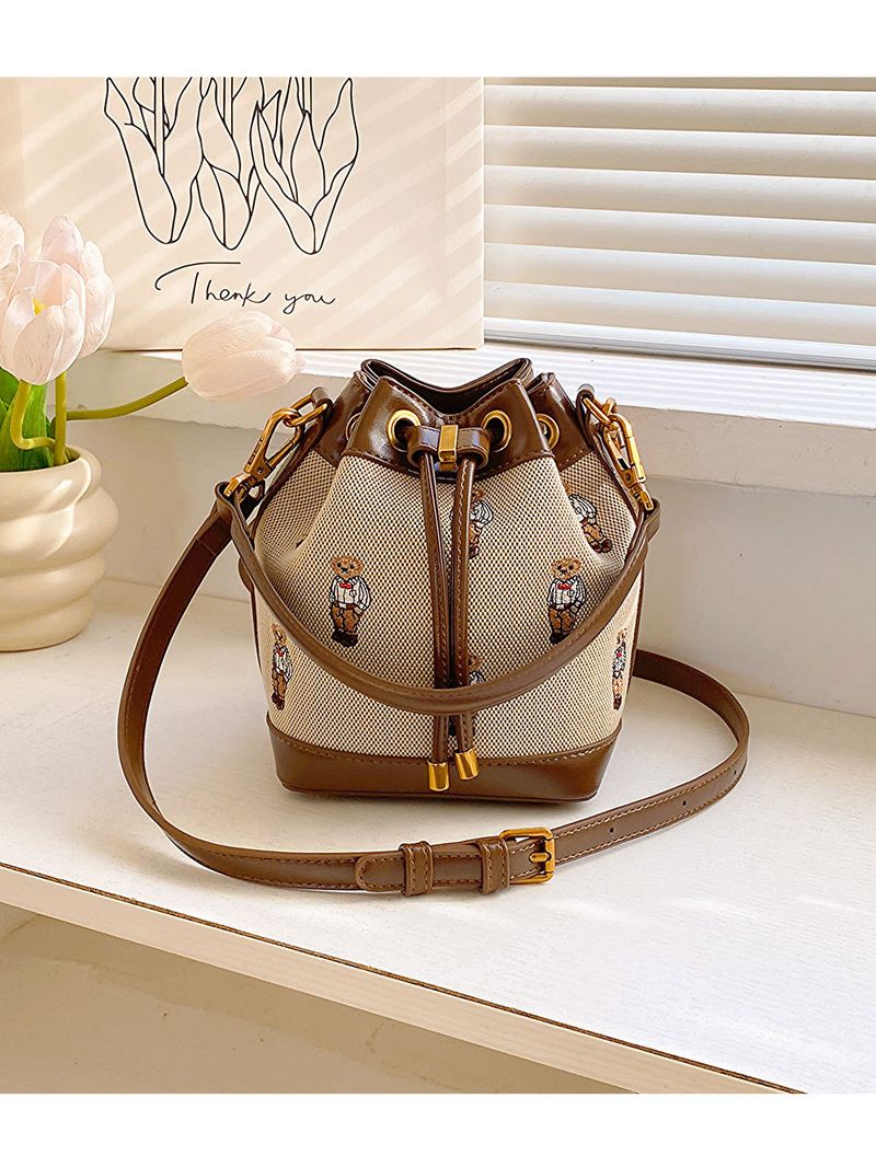 Frauentaschen Stickerei Thread Hand Bär 2024 Neue Mode Nische Schulter Messenger Bag weiblich_voghion.com