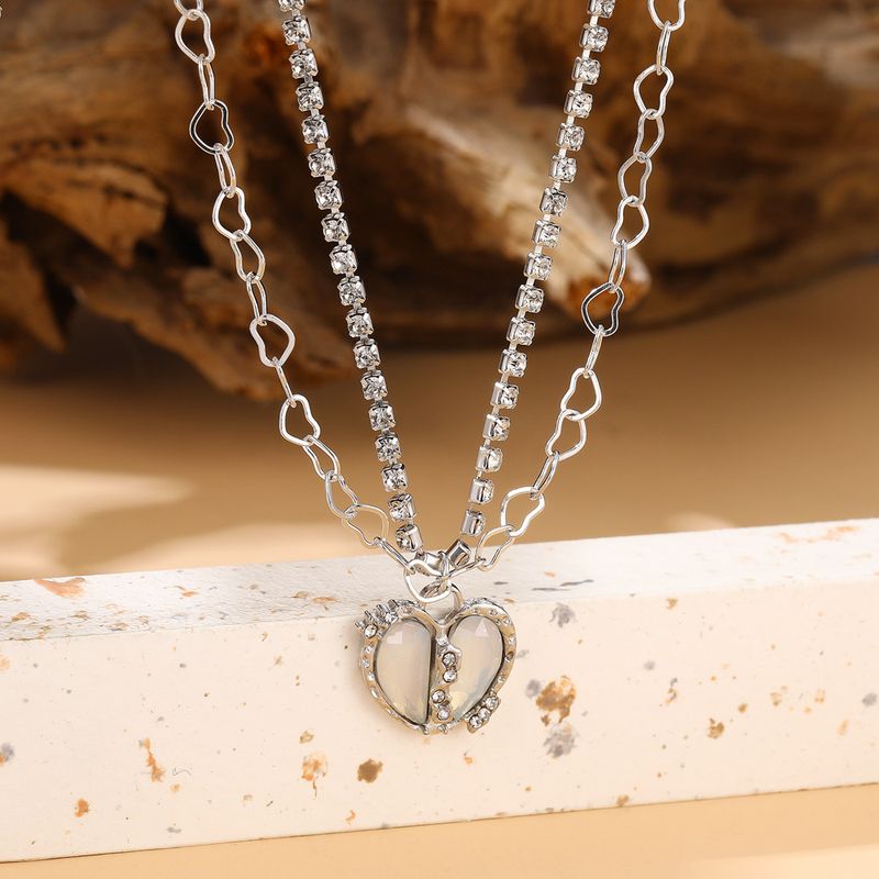 Fashionable and personalized, heart shattering diamond double layered necklace accessories_voghion.com