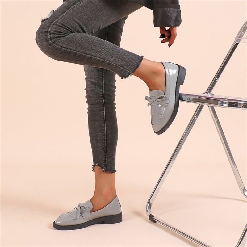 Kadınlar için kalın topuklu ayakkabılar 2024 ilkbahar ve sonbahar yeni kadın ayakkabıları fiyonklu küçük deri ayakkabılar öğrenci püsküllü mokasenler kadın İngiliz tarzı_voghion.com