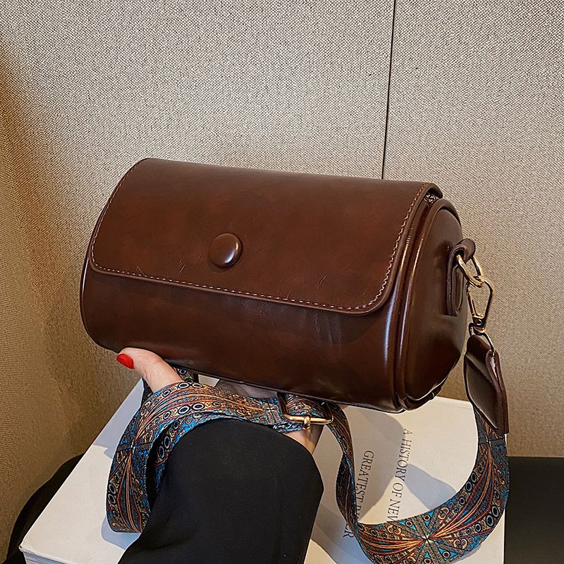 Small Women's Niche 2024 New Trend Summer Versatile Wide Strap Shoulder Crossbody Cylinder Bag_voghion.com