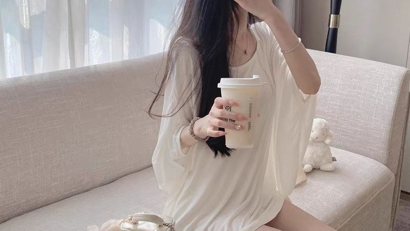 Sunscreen shirt with bat sleeves, gentle casual, women's 2024 summer collarbone exposed cloak, soft and loose, slightly_voghion.com