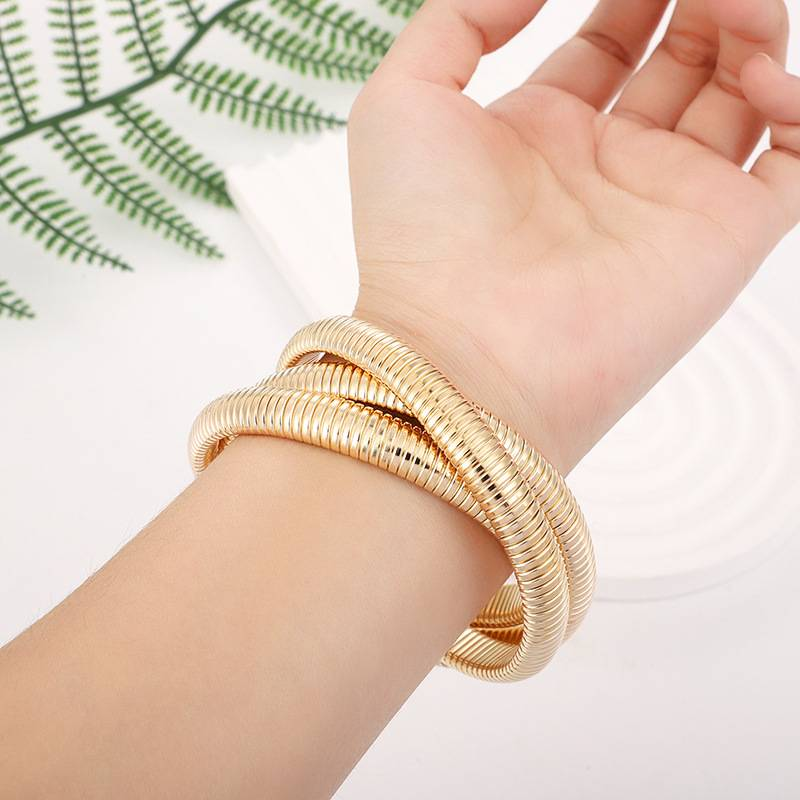 New Retro Three Ring Elastic With A Medieval Style Personalized Folding For Women's Bracelet Exquisite, High Grade, And_voghion.com