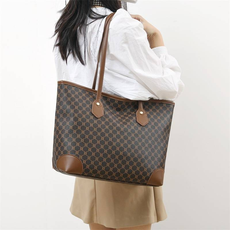 Large Capacity Women's 2025 New Versatile Shoulder Commuter Premium Texture Handheld Tote Bag_voghion.com