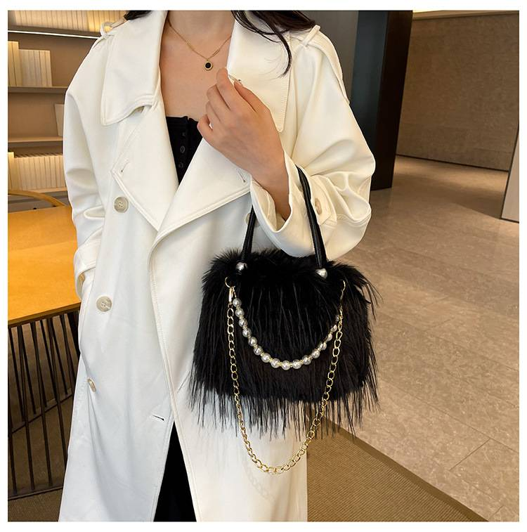 Women's Bags Autumn And Winter New Turkey Feather Plush Crossbody Bag Solid Color Versatile Large Capacity Handbag Pearl Chain Women_voghion.com