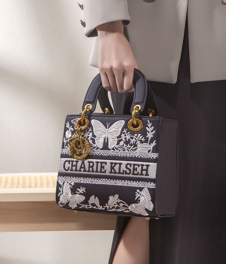 Geschenk Freundin Diana, Schultergeschenktasche für Qixi, Damentasche, 2024 Stickereihandtasche, tägliches Pendeln_voghion.com