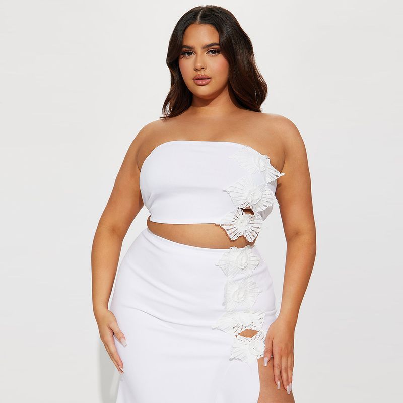 Elegantes, schulterfreies, zweiteiliges Spitzenset mit hohem Schlitz für Partys und Abendoutfits – Blumendetails und dehnbarer Strickstoff_voghion.com