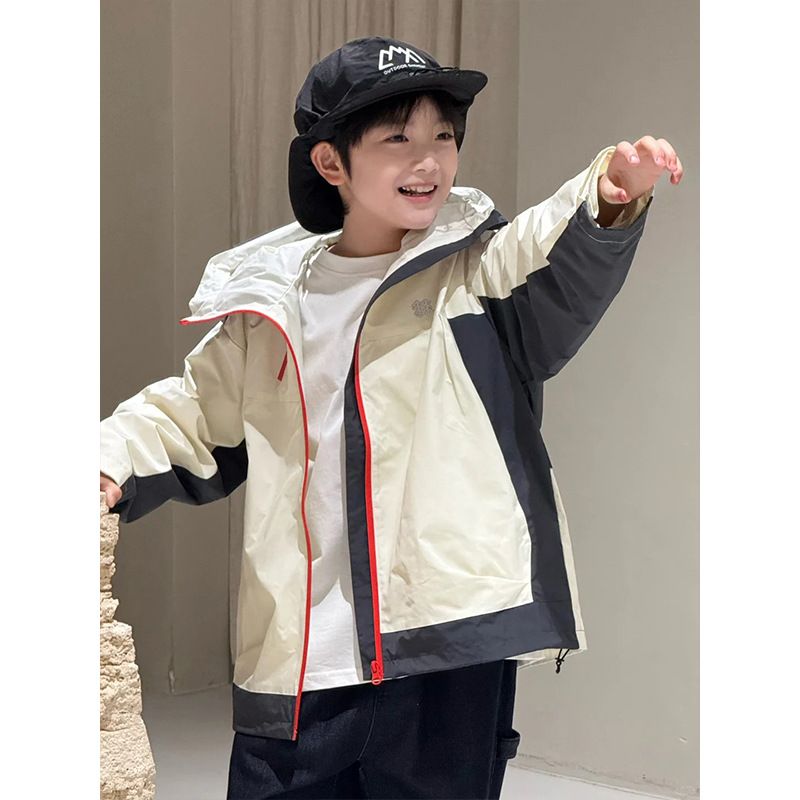 Chaqueta cortavientos para niño para aventuras al aire libre: ligera y resistente, con capucha para primavera/otoño (blanca). Chaqueta utilitaria unisex para niño._voghion.com