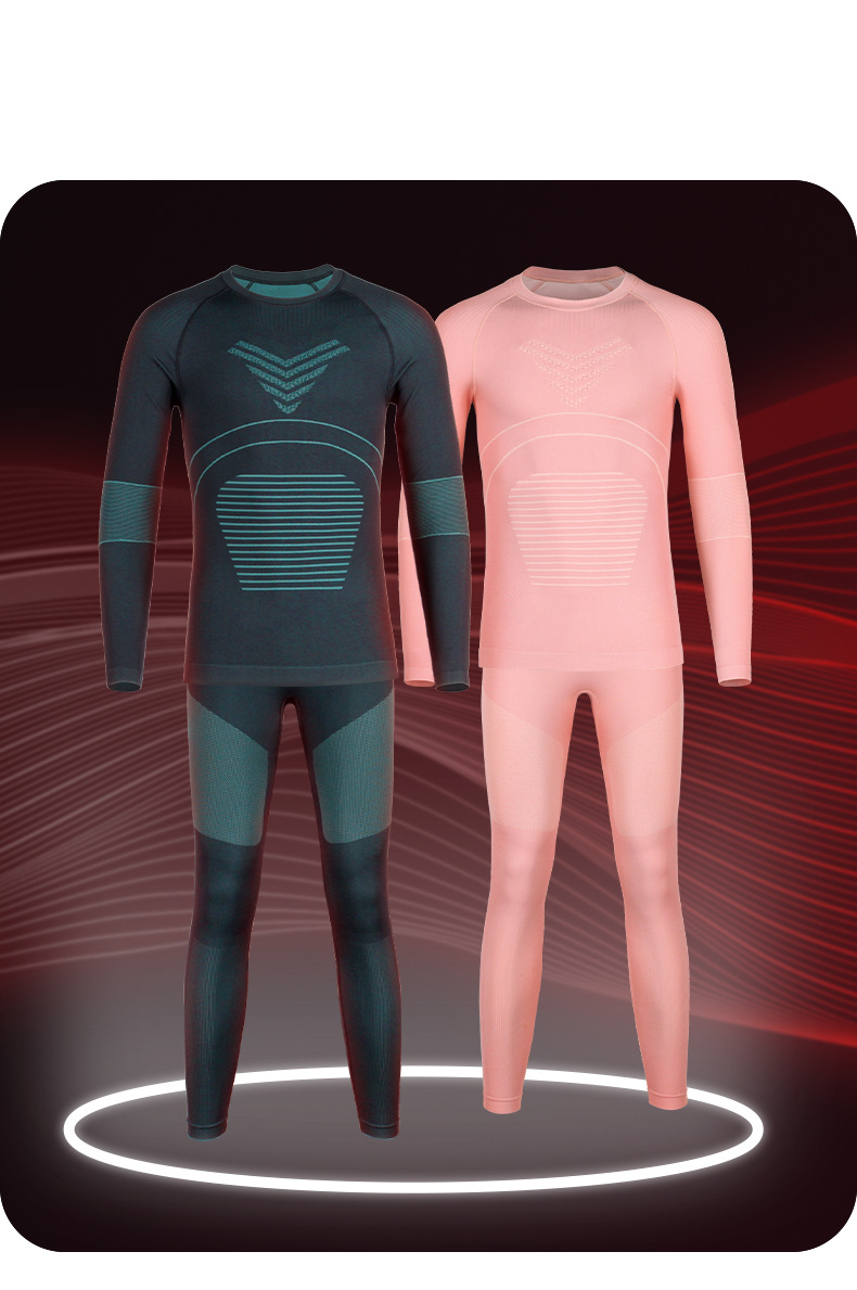 Das neue Winterski-Set ist mit warmer, schnelltrocknender, atmungsaktiver Outdoor-Cycg-Kindersportunterwäsche ausgestattet_voghion.com