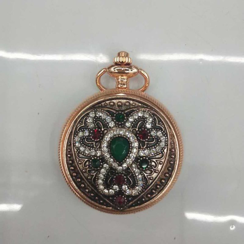 Orologio da tasca unisex con superficie al quarzo e diamanti rossi con custodia a ribalta creativa_voghion.com