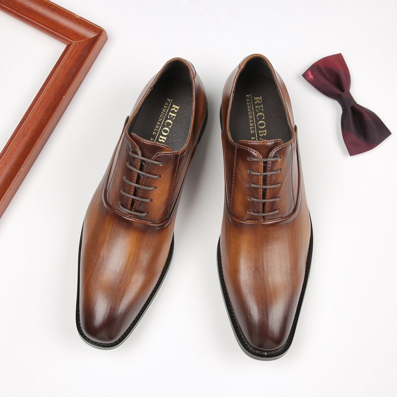 2024 Nuevos zapatos formales de cuero para negocios de superficie suave y sencillos británicos Four Seasons_voghion.com