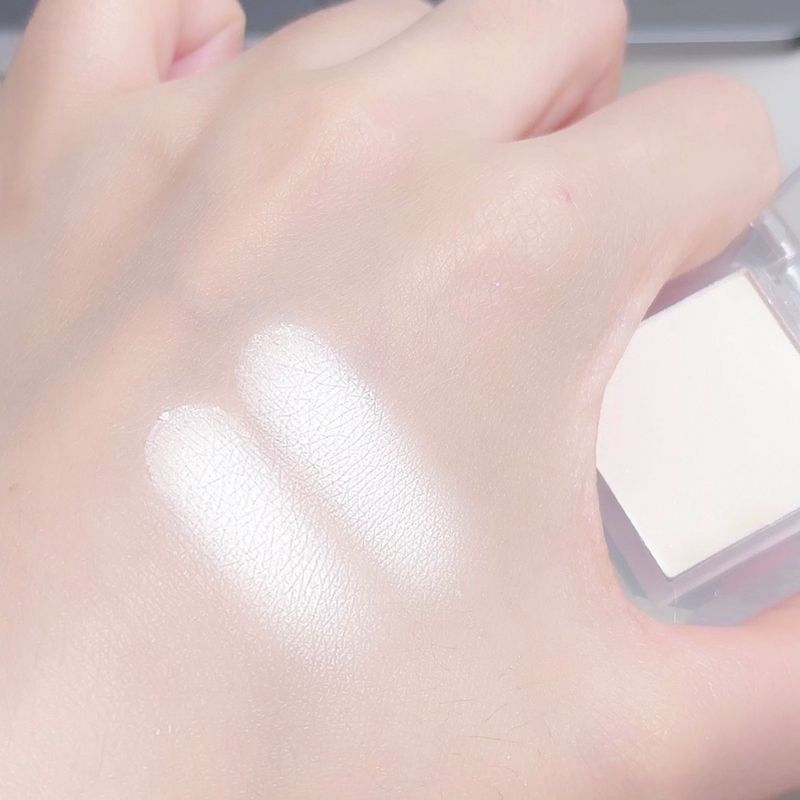 Poudre de plaque fumée monochrome mate et brillante, délicate et durable, éclaircissante naturellement pour les yeux à la dopamine_voghion.com