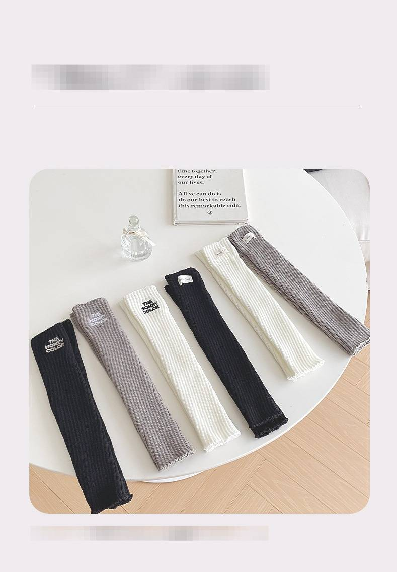 Damen Herbst und Winter Neue einfarbige Buchstaben bestickte Damensocken Dickes Nadeltuchetikett All Match Ins Style Damen Wadensocken_voghion.com