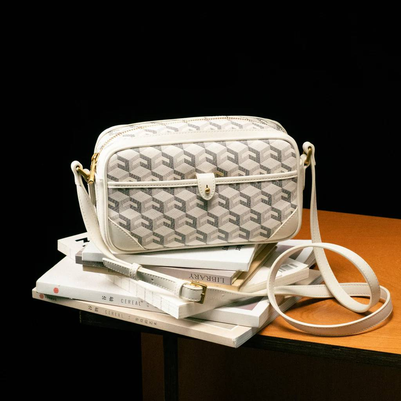 CHRISTY NG SAC À BANDOULIÈRE MULTIFONCTIONNEL, SAC POUR APPAREIL PHOTO ET SAC À MAIN ÉLÉGANT AVEC UN DESIGN DURABLE ET ÉCOLOGIQUE POUR UN USAGE QUOTIDIEN_voghion.com