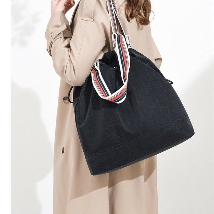Borsa a secchiello grande in tessuto di nylon, semplice, versatile, casual, da viaggio, da viaggio_voghion.com