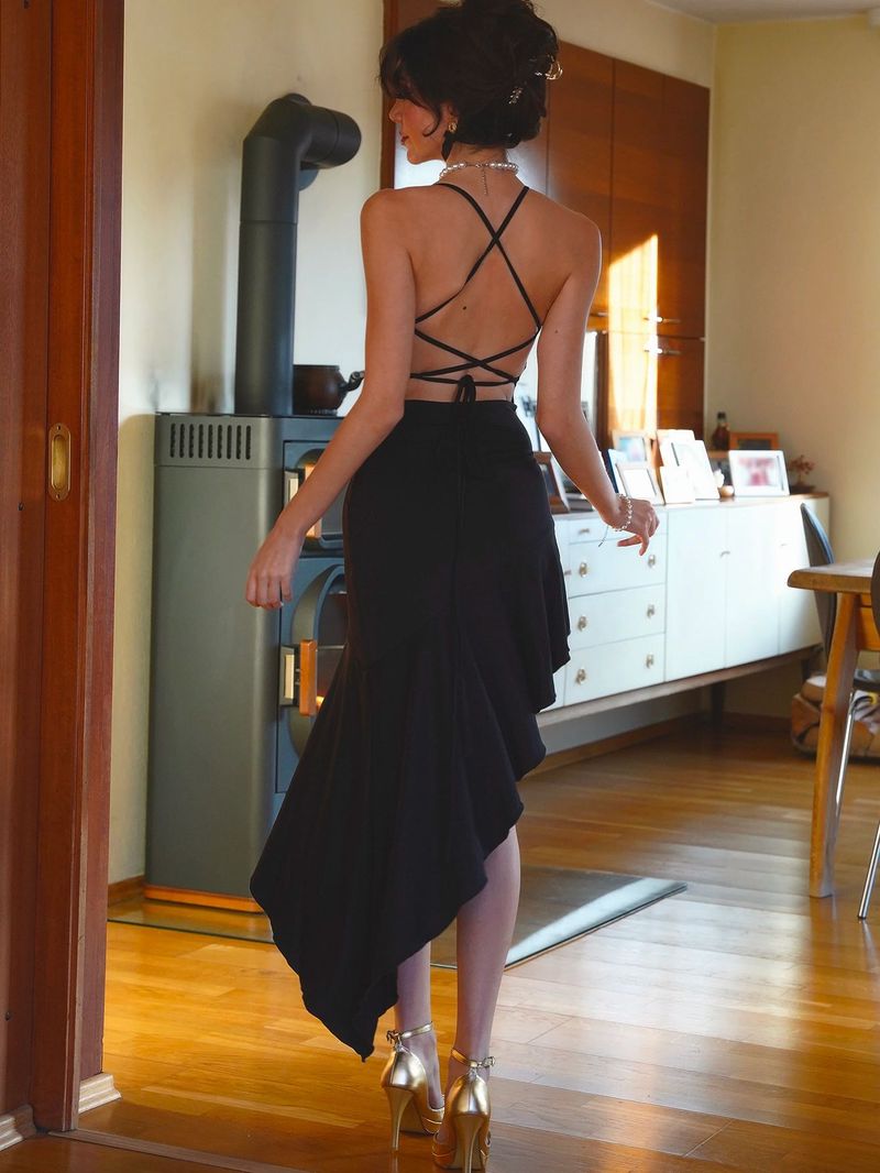 Abito estivo 2024 con canotta irregolare, sexy e allacciato sulla schiena_voghion.com