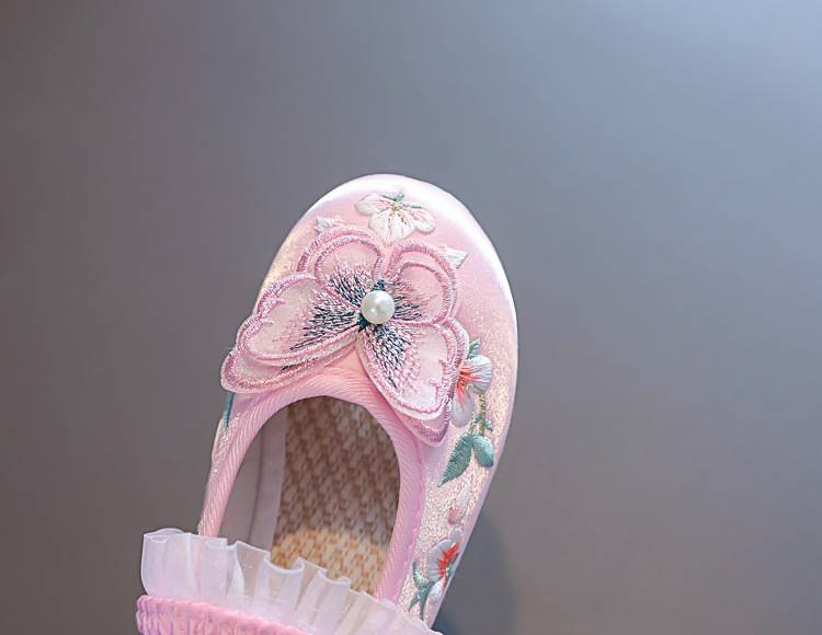 Bestickte Schuhe für Mädchen, Hanfu-Schuhe für Kinder, gepaart mit Prinzessinnenröcken, Qipao, Stoffschuhen, Schuhen im antiken Stil_voghion.com